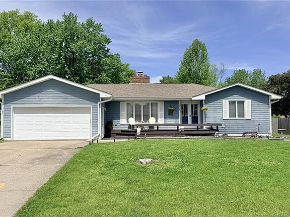 3rd image of 1809 Hillcrest Dr