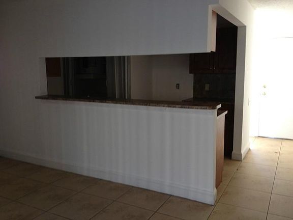 5th image of 4405 Treehouse Ln APT 25A