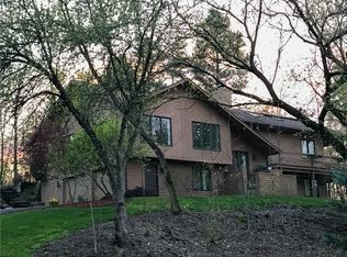 952 Oak Ridge Dr, Victor, NY 14564