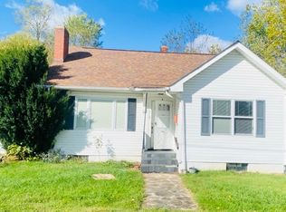 318 Cliff St, Pulaski, VA 24301