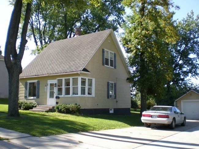 2nd image of 21 Wilson Ave