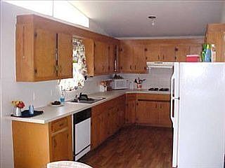 3rd image of 70 E Park Ln