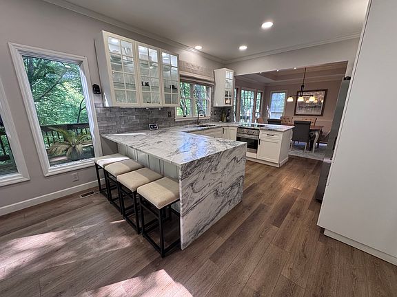 5th image of 5053 Wood Haven Ct
