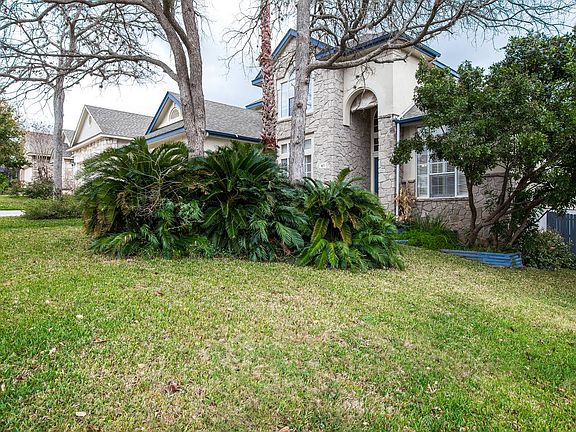 2nd image of 40 Silverhorn Dr