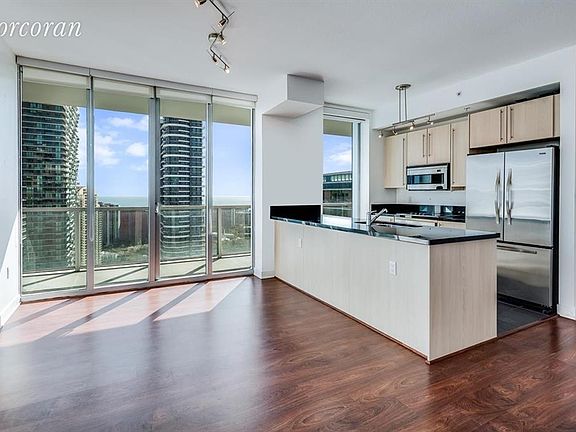 4th image of 1111 SW 1st Ave Ph 4019
