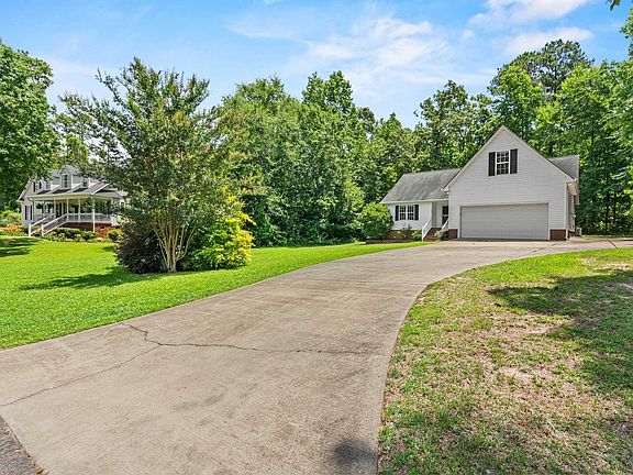 5th image of 451 Smallwood Dr