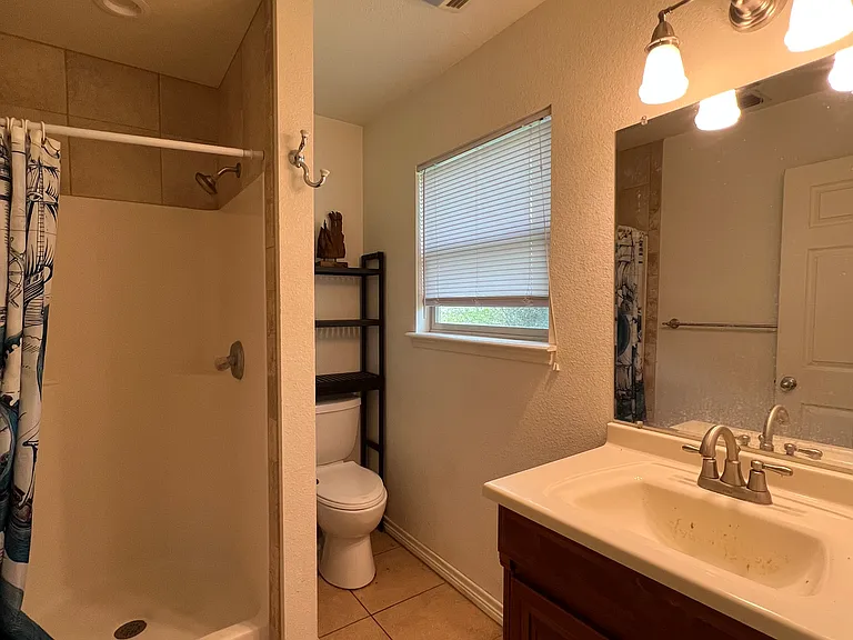 547 E Crow St — Photo 11
