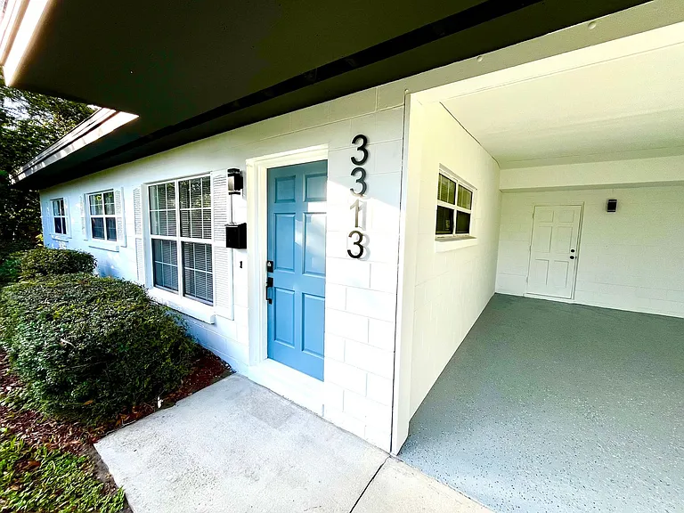 3313 Anderson Rd — Photo 2