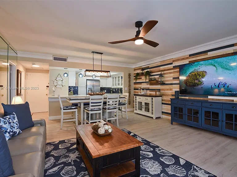 3505 S Ocean Dr #817 — Photo 3