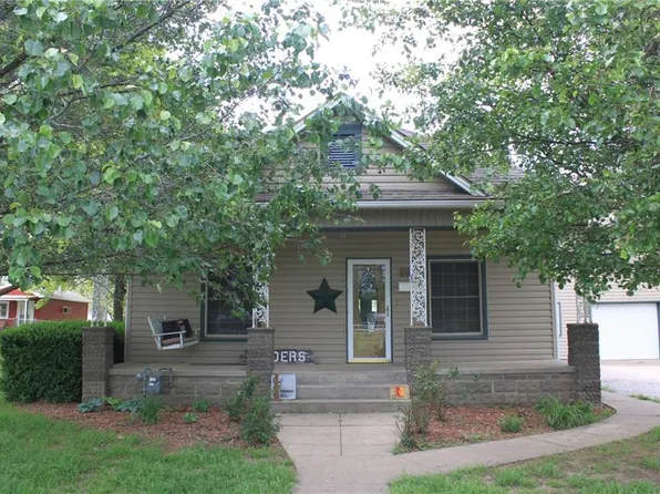 615 W McKay St, Frontenac, KS 66763