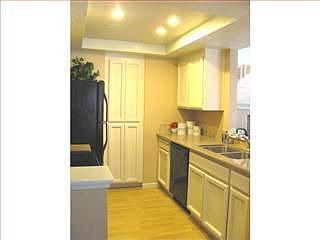 4th image of 7465 Oxford Cir