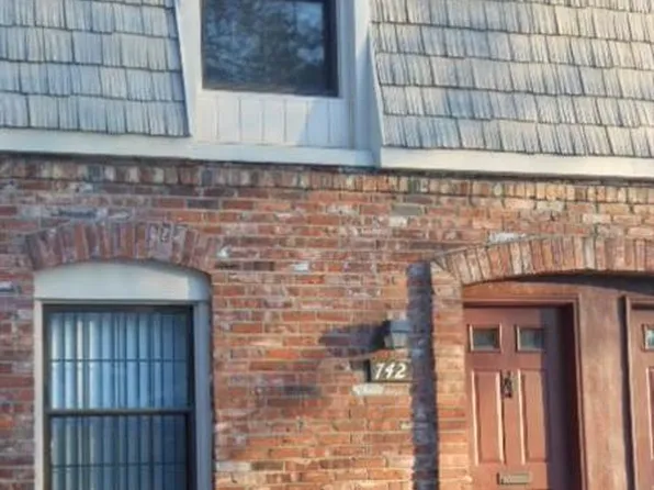 742 Carriage Cir, Pittsburgh, PA 15205