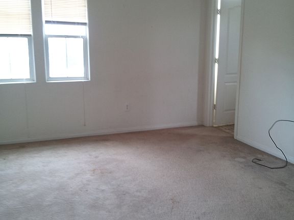 4th image of 13 Yellow Peak Ave
