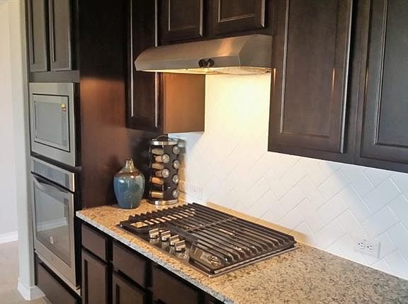 4th image of 202 Escarpment Way
