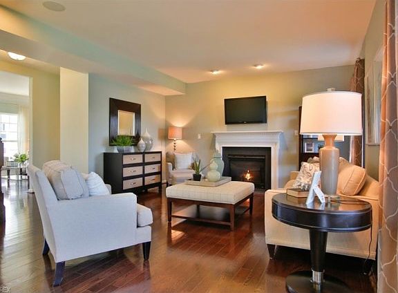 3rd image of 10144 Flagstone Dr