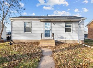 2838 Oak St, Bettendorf, IA 52722