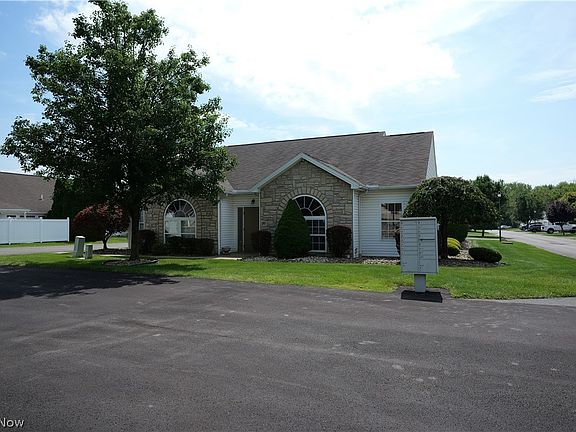 3rd image of 601 E Western Reserve Rd