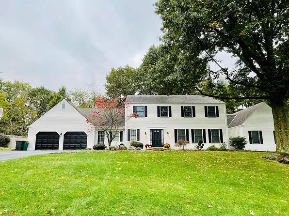 133 Alleyne Dr, Pittsburgh, PA 15215