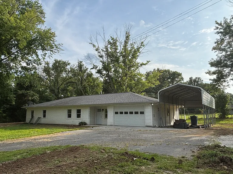 1124 Meramec St — Photo 1