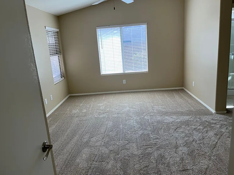 33 N Sahuaro Dr — Photo 11