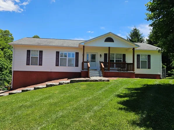 145 Cedar Point, Galax, VA 24333