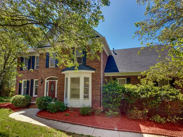 7006 Providence Ln, Charlotte, NC 28226