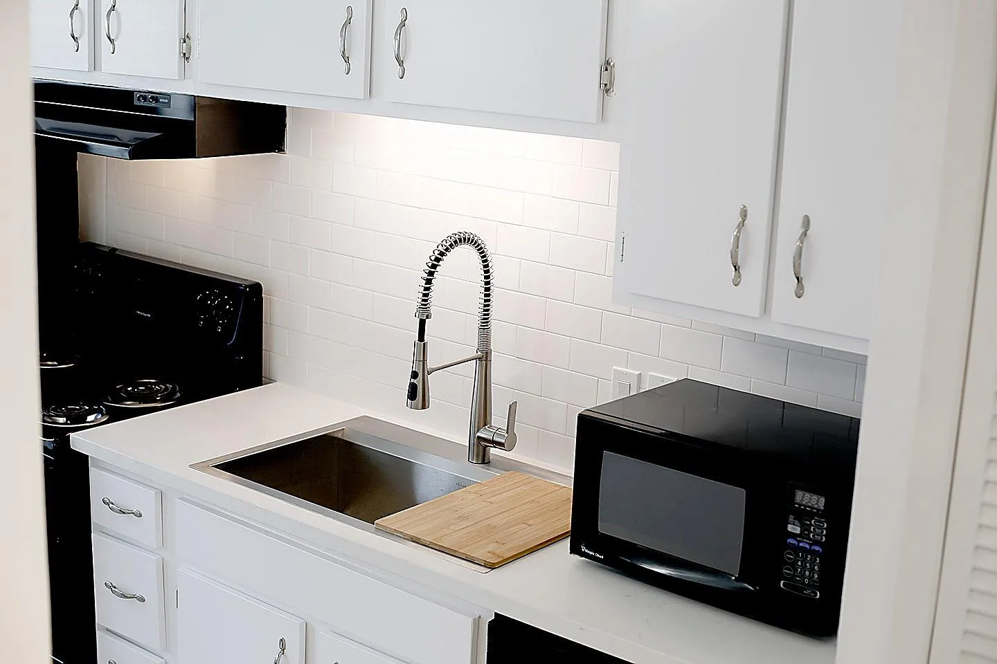 1 bed, 1.0 bath, $1,050 — Photo 2