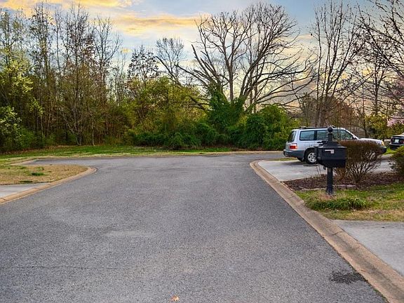 3rd image of 5505 Flathead Way