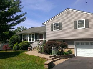 24 Starlit Dr, Middlesex, NJ 08846