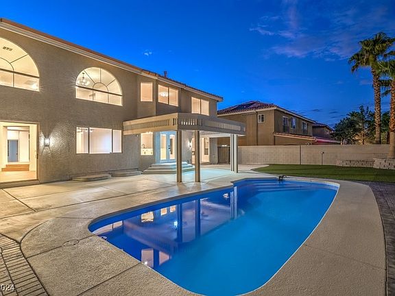 3rd image of 7610 Jacaranda Bay St