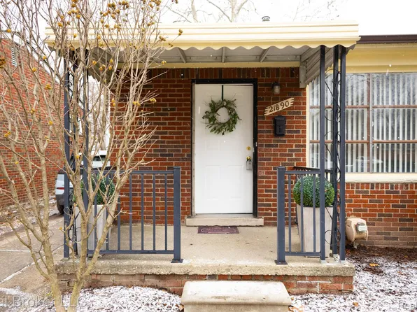 21890 Whitmore St, Oak Park, MI 48237