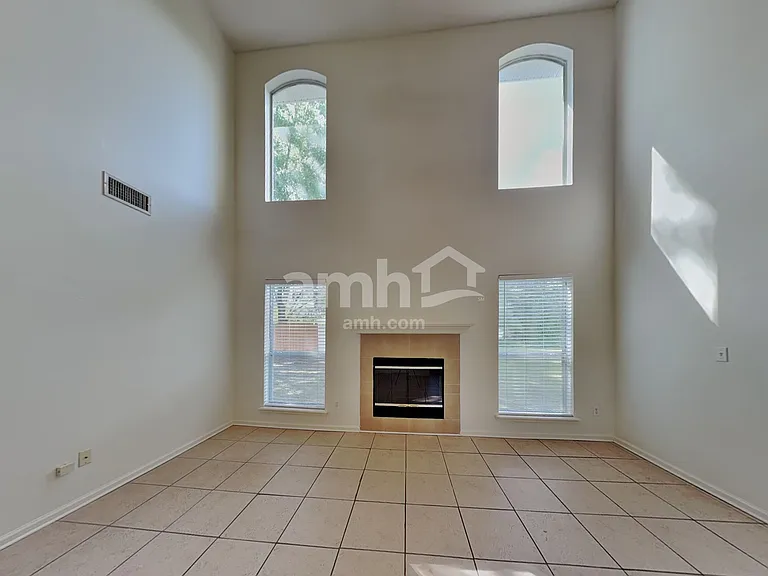 3127 Majestic Oaks Ln — Photo 10