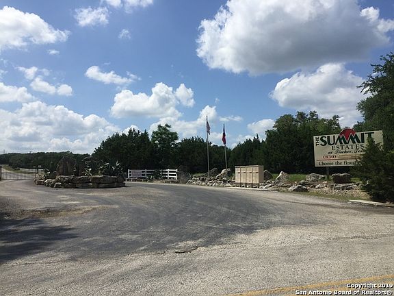 3rd image of 426 Eagle Ln