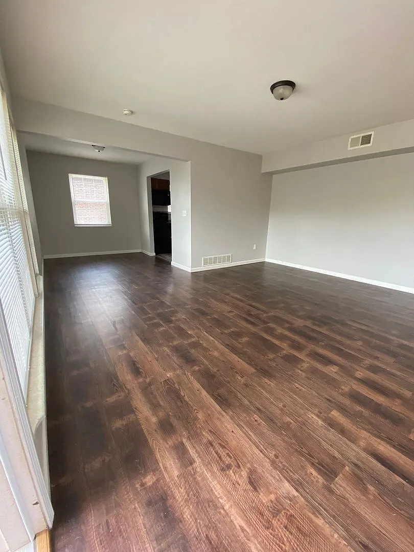 Westmount Apartments — Photo 3
