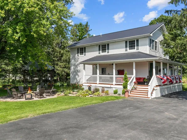 W10495 Roloff Rd, New London, WI 54961