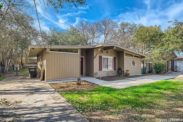 2 bed, 1.5 bath, 1000 sqft, $2,000 — Photo 1