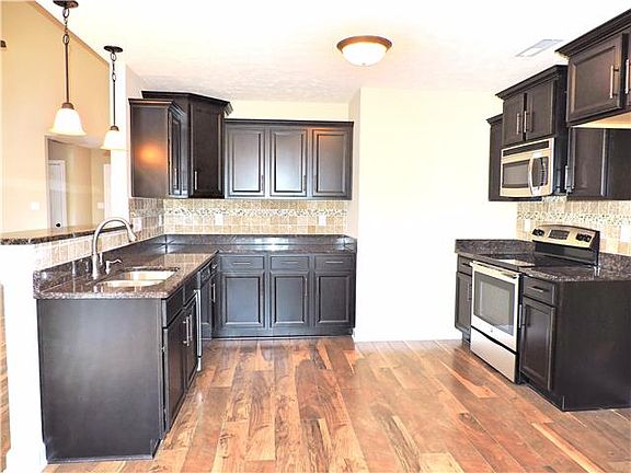 3rd image of 321 Fox Xing Lot 321