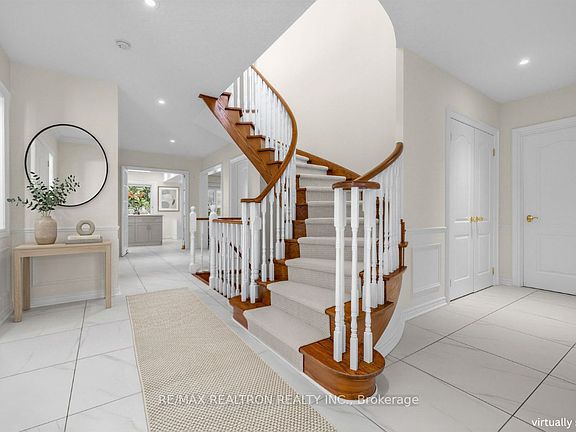 2nd image of 10 Macrill Rd