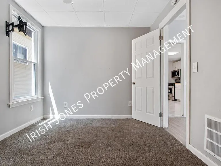 76 Hammerschmidt Ave #LOWER — Photo 8