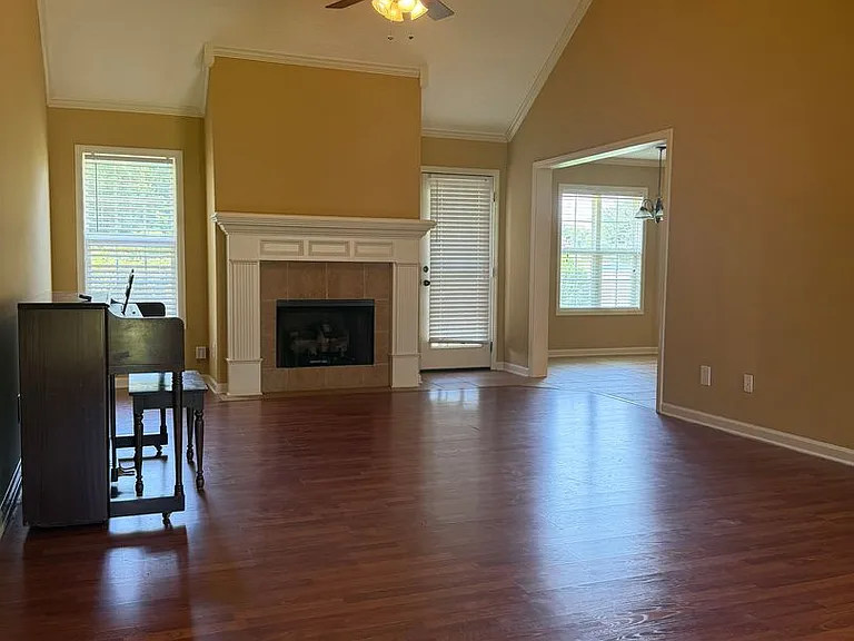 73 Bellwood Cv — Photo 2