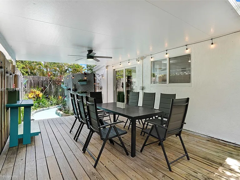 212 SW 1st Ave — Photo 55