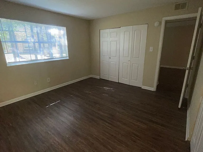 The New Meridian Apartments — Photo 6