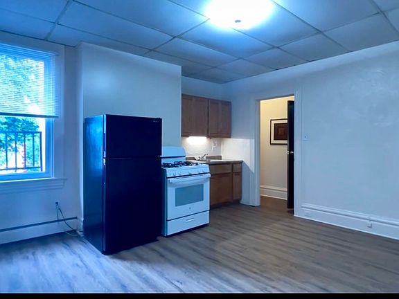 4th image of 321 Stratford Ave APT 3