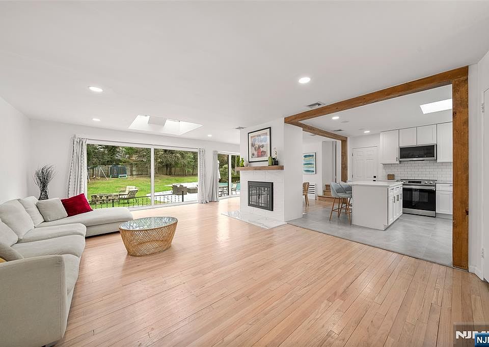 1st image of 7 Wierimus Ln