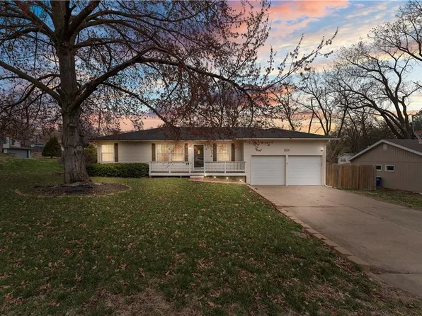 8501 Walmer St, Overland Park, KS 66212