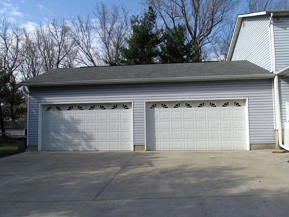 5th image of 2930 Karen Dr