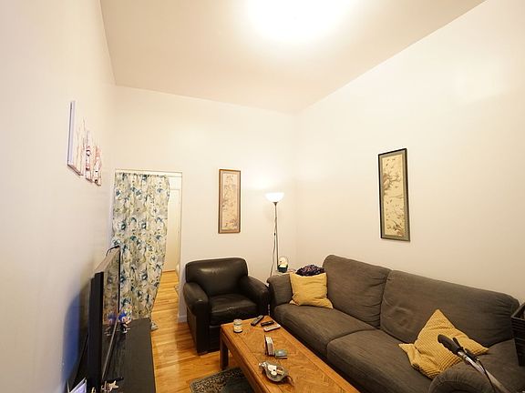 3rd image of 456 3rd Ave #1