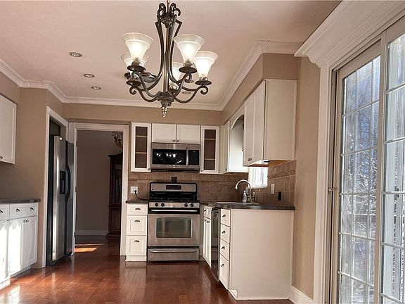 4th image of 2721 Fleger Dr