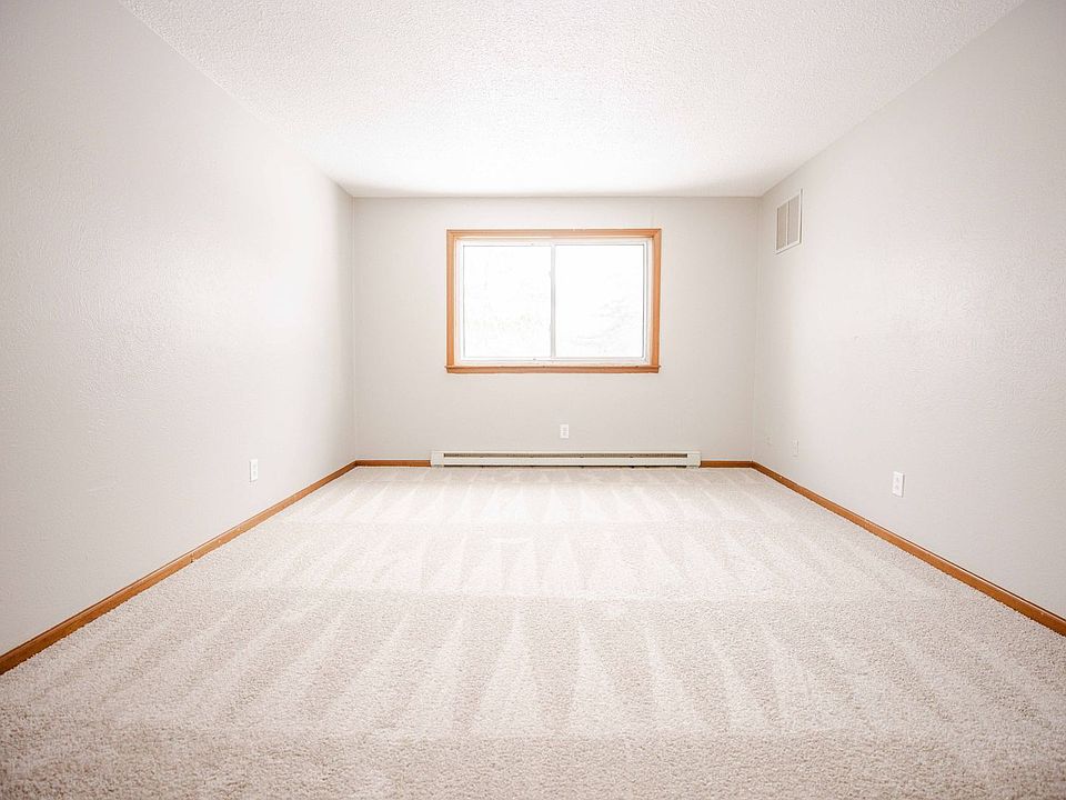 1st image of 6730 Hill Ave #206