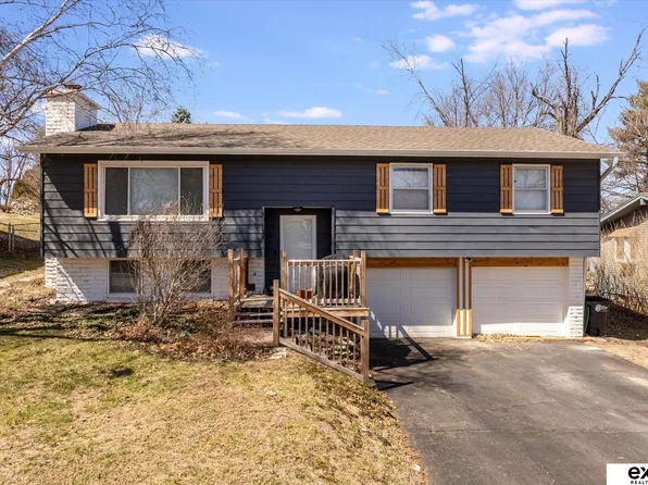 1270 S 164th St, Omaha, NE 68130